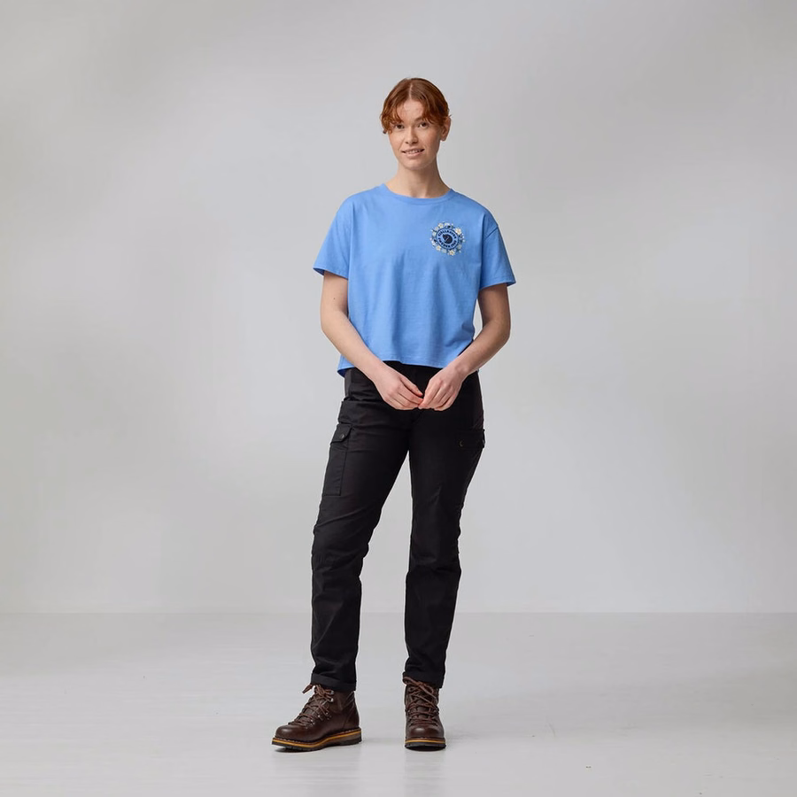 Kvinnors Fjällblomster Logotyp T-shirt