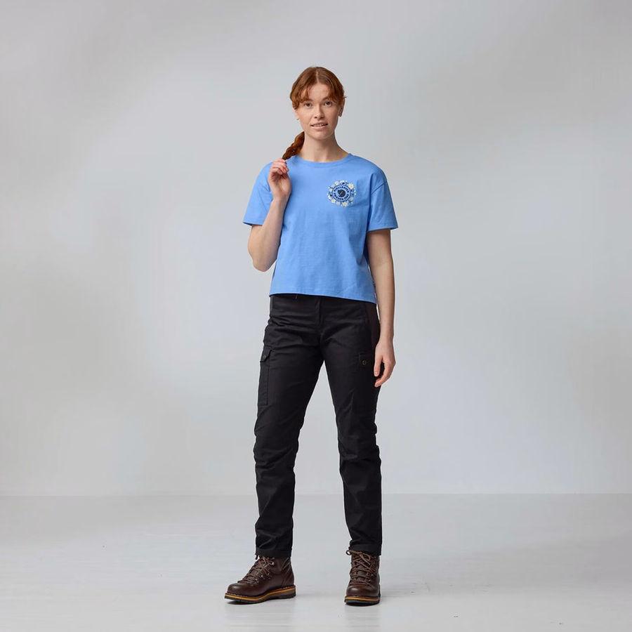 Kvinnors Fjällblomster Logotyp T-shirt